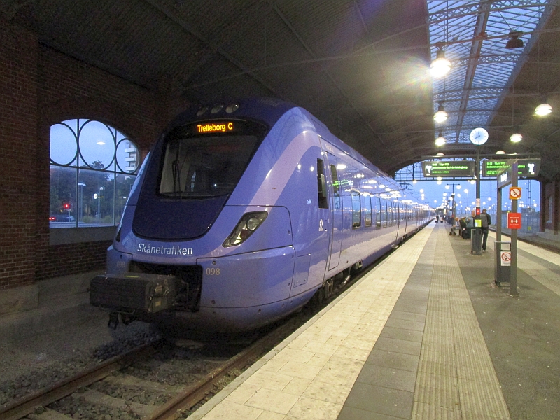 Elektrotriebzug des Typs X61 nach der Ankunft in Trelleborg