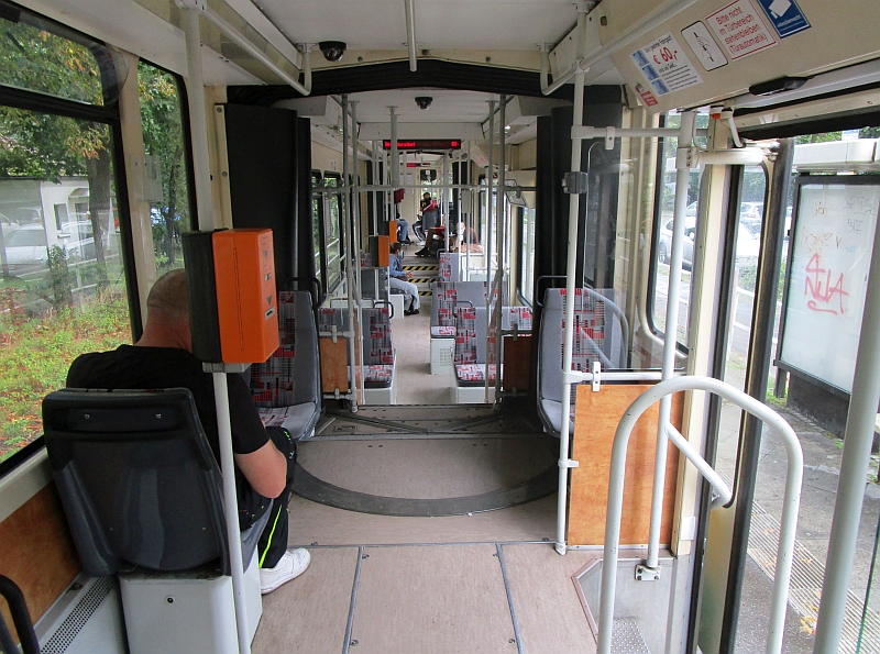 Innenbild KTNF6-Straßenbahn der Schöneicher-Rüdersdorfer Straßenbahn