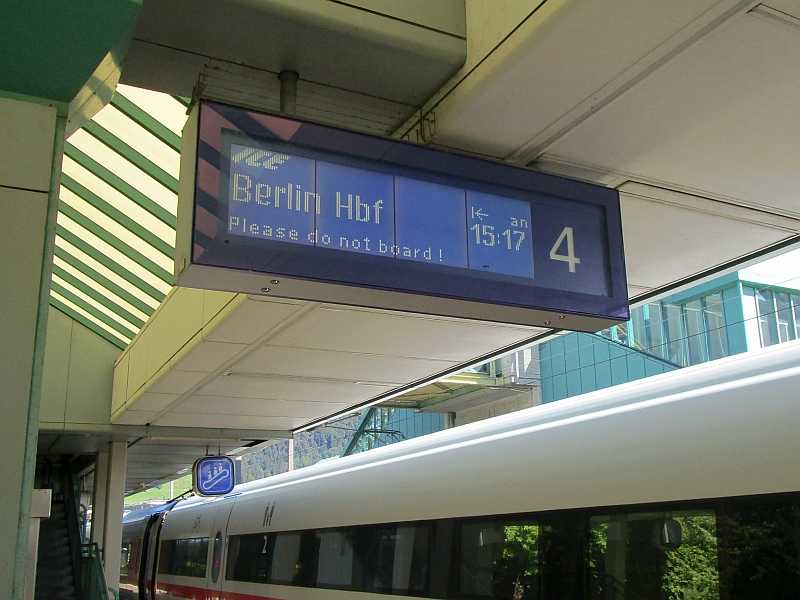 Ankunft des ICE um 14:40 Uhr in Bregenz