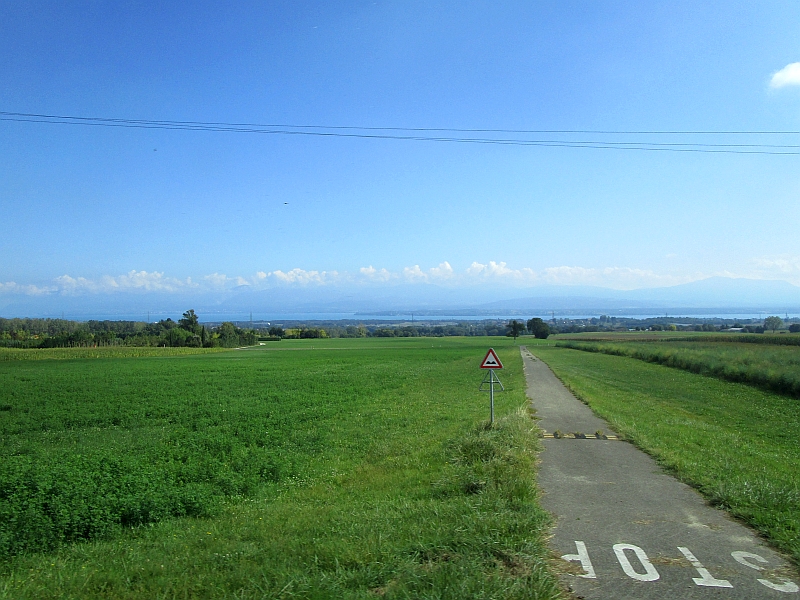 Blick vom Zug zum Genfersee