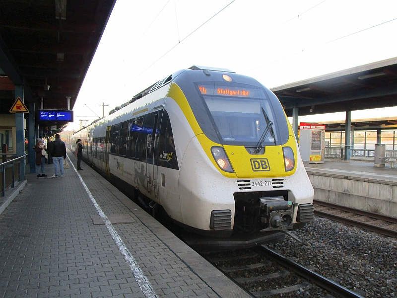 Talent 2-Triebzug nach der Ankunft in Herrenberg