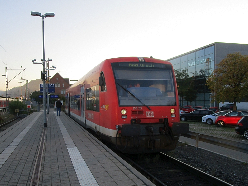 Regioshuttle-Dieseltriebzug im Bahnhof Herrenberg