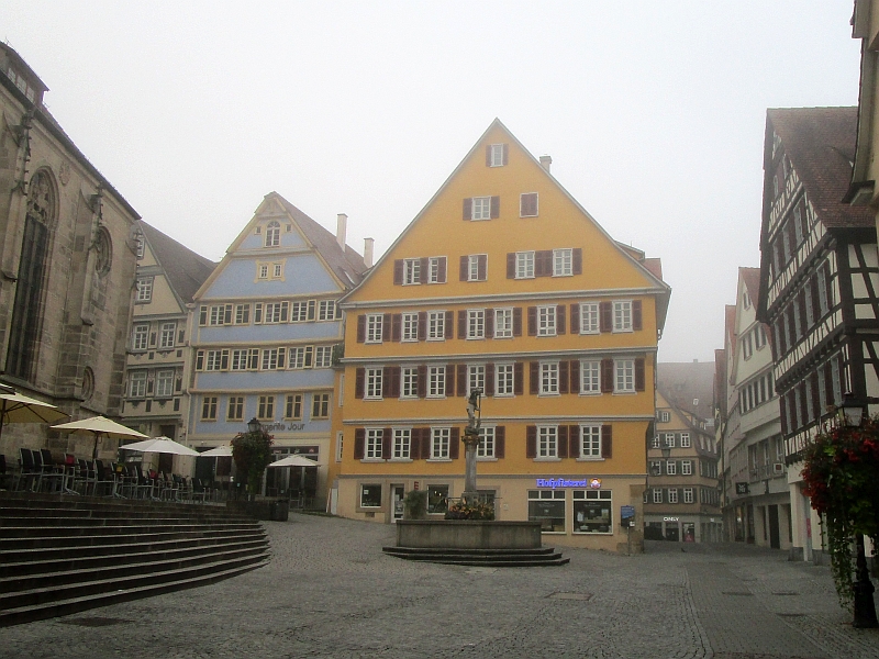 Holzmarkt mit Georgsbrunnen Tübingen