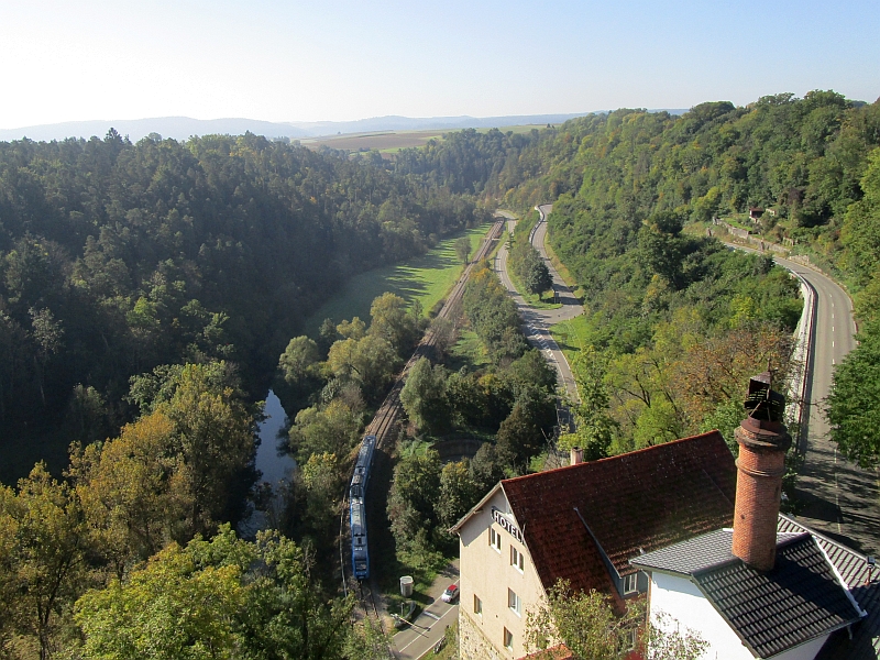 Blick vom Römerturm auf die Bahnstrecke aus Hechingen