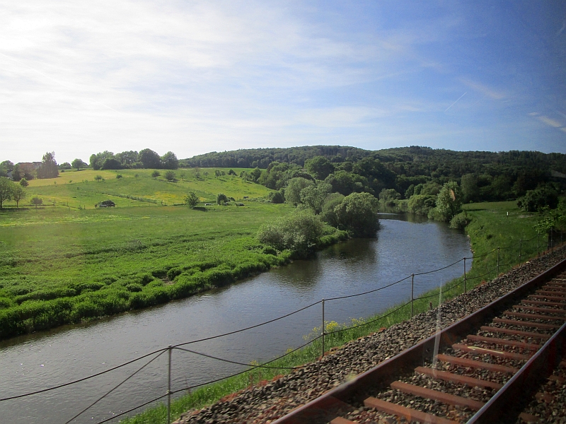 Zweigleisiger Abschnitt der Lahntalbahn