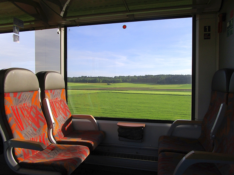 Blick aus dem Zugfenster des LINT-Dieseltriebwagens