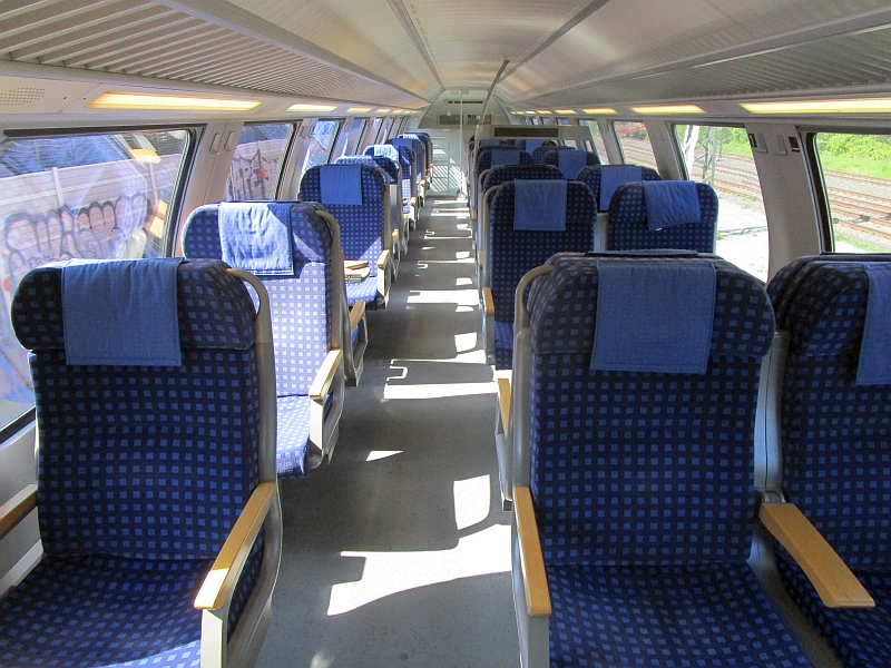Erste Klasse im Oberdeck des Doppelstockwagens