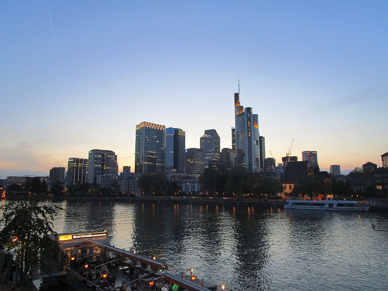 Abendstimmung am Main in Frankfurt