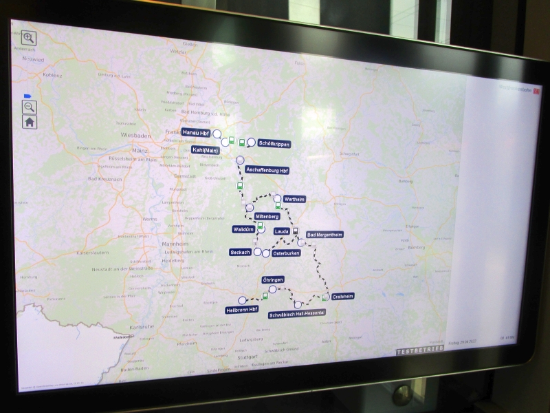Touchscreen im Zug der Westfrankenbahn