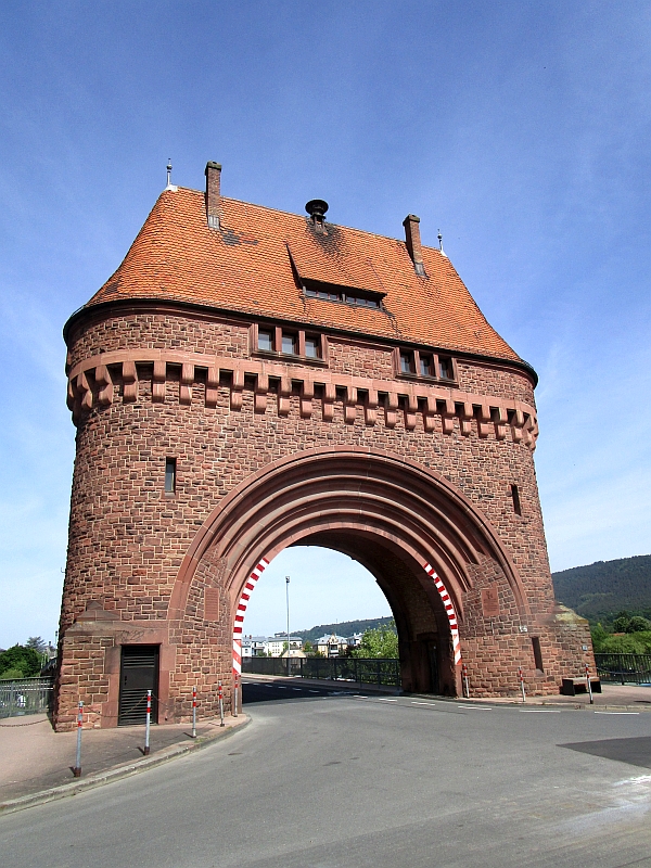 Torhaus der Mainbrücke Miltenberg