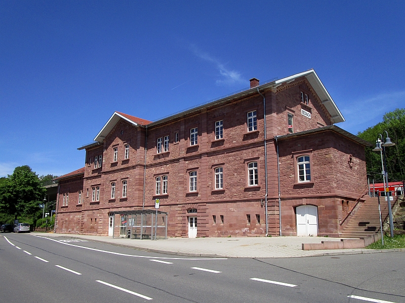 Empfangsgebäude Bahnhof Seckach