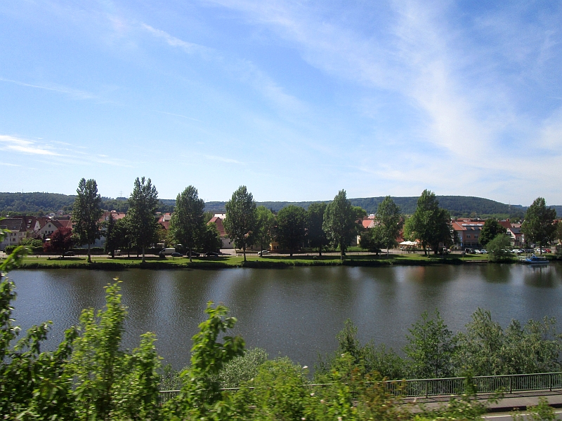 Fahrt auf der Neckartalbahn bei Haßmersheim