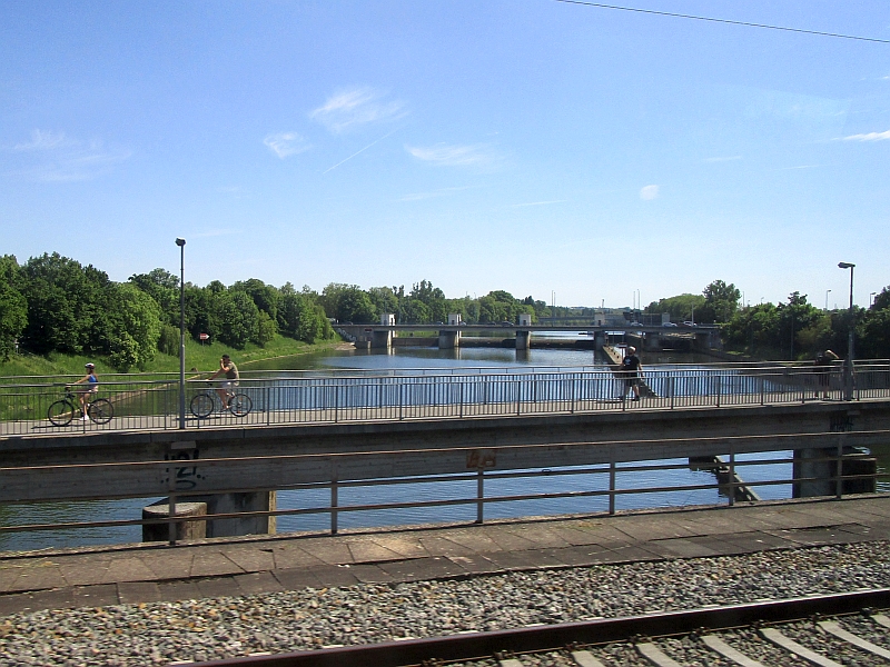 Querung des Neckarkanals