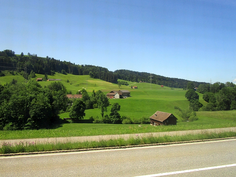 Blick aus dem Zugfenster im Appenzellerland