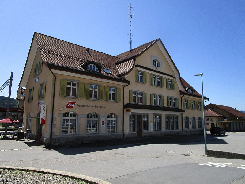 Empfangsgebäude Bahnhof Gais