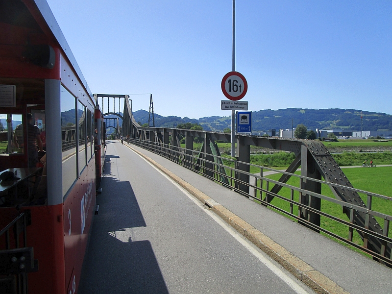 Rheinbähnle auf der Wiesenrainbrücke