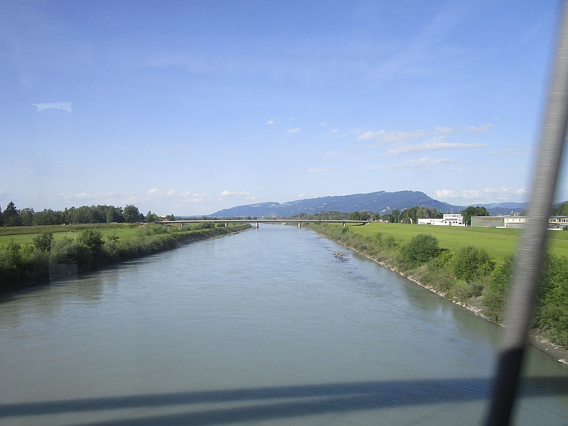 Fahrt über den Rhein