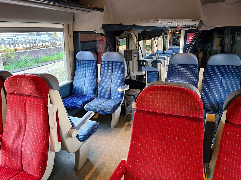 Innenbild Dieseltriebwagen der Baureihe X 73900 der SNCF