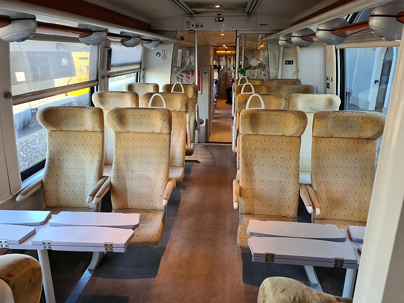 Erste Klasse im Triebzug der Baureihe Z 27500