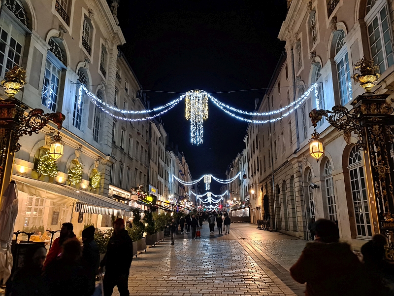 Weihnachtsstimmung in der Innenstadt von Nancy