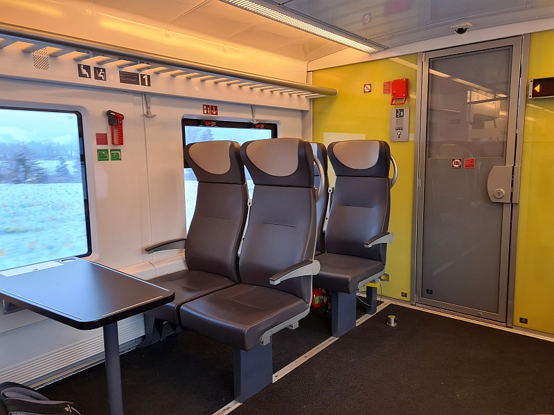Erste Klasse im Coradia Continental-Triebzug der Breisgau-S-Bahn
