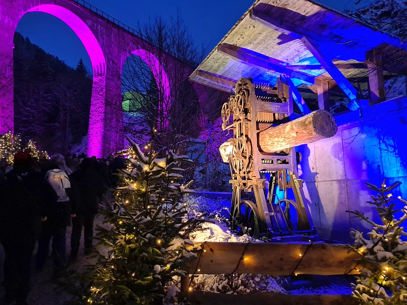 Illuminierte Säge in der Ravennaschlucht