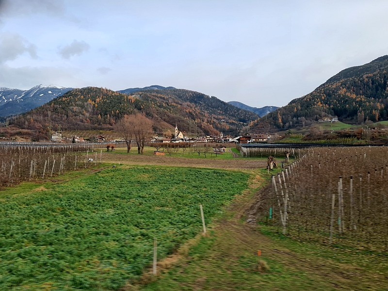 Blick auf Albeins am Südrand des Brixner Talkessels