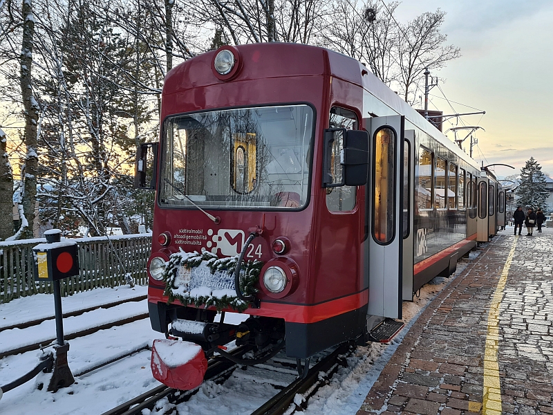 Zug der Rittner Bahn in Oberbozen
