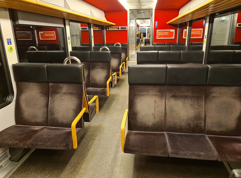 Innenbild eines vom Regionalverkehr Mittelland übernommenen GTW