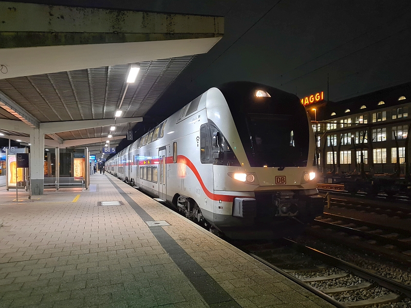 KISS-Doppelstockzug als IC von Singen nach Stuttgart