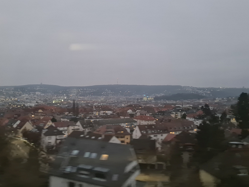 Fahrt auf der Panoramabahn &uuml;ber den D&auml;chern von Stuttgart