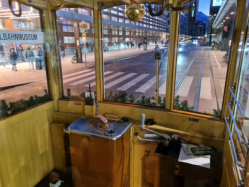 F&uuml;hrerstand der historischen Stra&szlig;enbahn