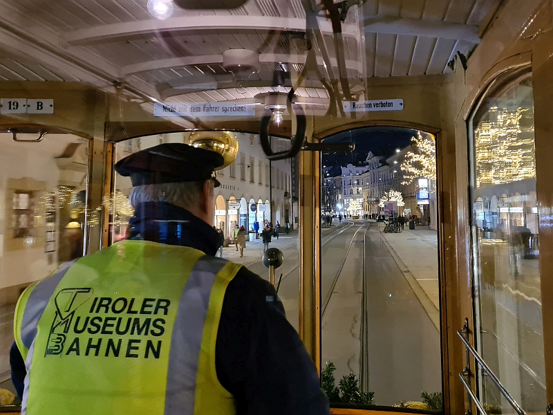 Fahrt mit der Innsbrucker Christkindlbahn