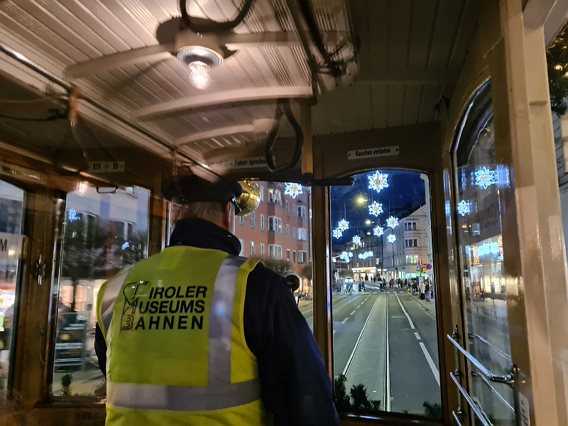 Fahrt mit der Innsbrucker Christkindlbahn